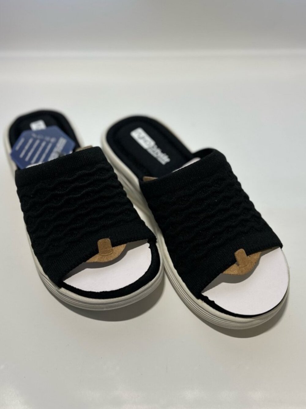 Ryka Black Sandals with Textured Upper and Platform Sole Nanette 6.5 Wide